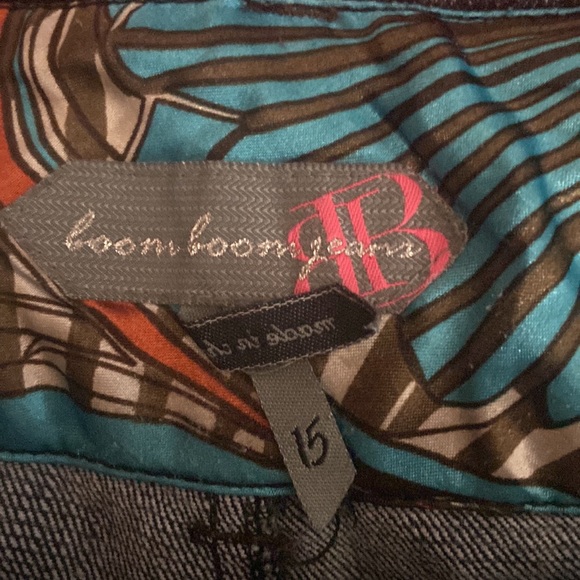 Juniors denim shorts - Picture 3 of 4